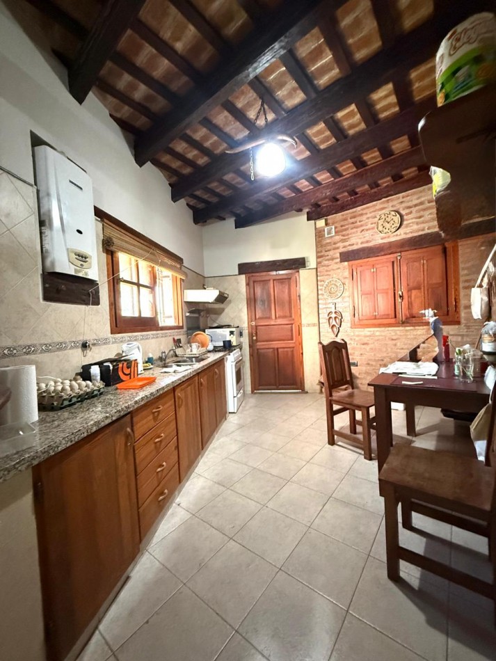 HERMOSA CASA EN VENTA CON GRAN PARQUE !  
