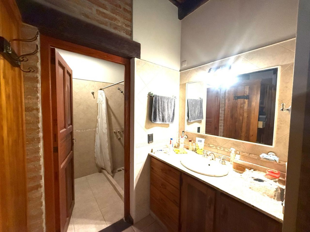 HERMOSA CASA EN VENTA CON GRAN PARQUE !  
