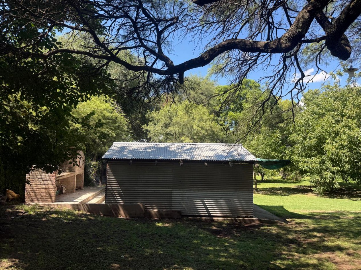 HERMOSA CASA EN VENTA CON GRAN PARQUE !  