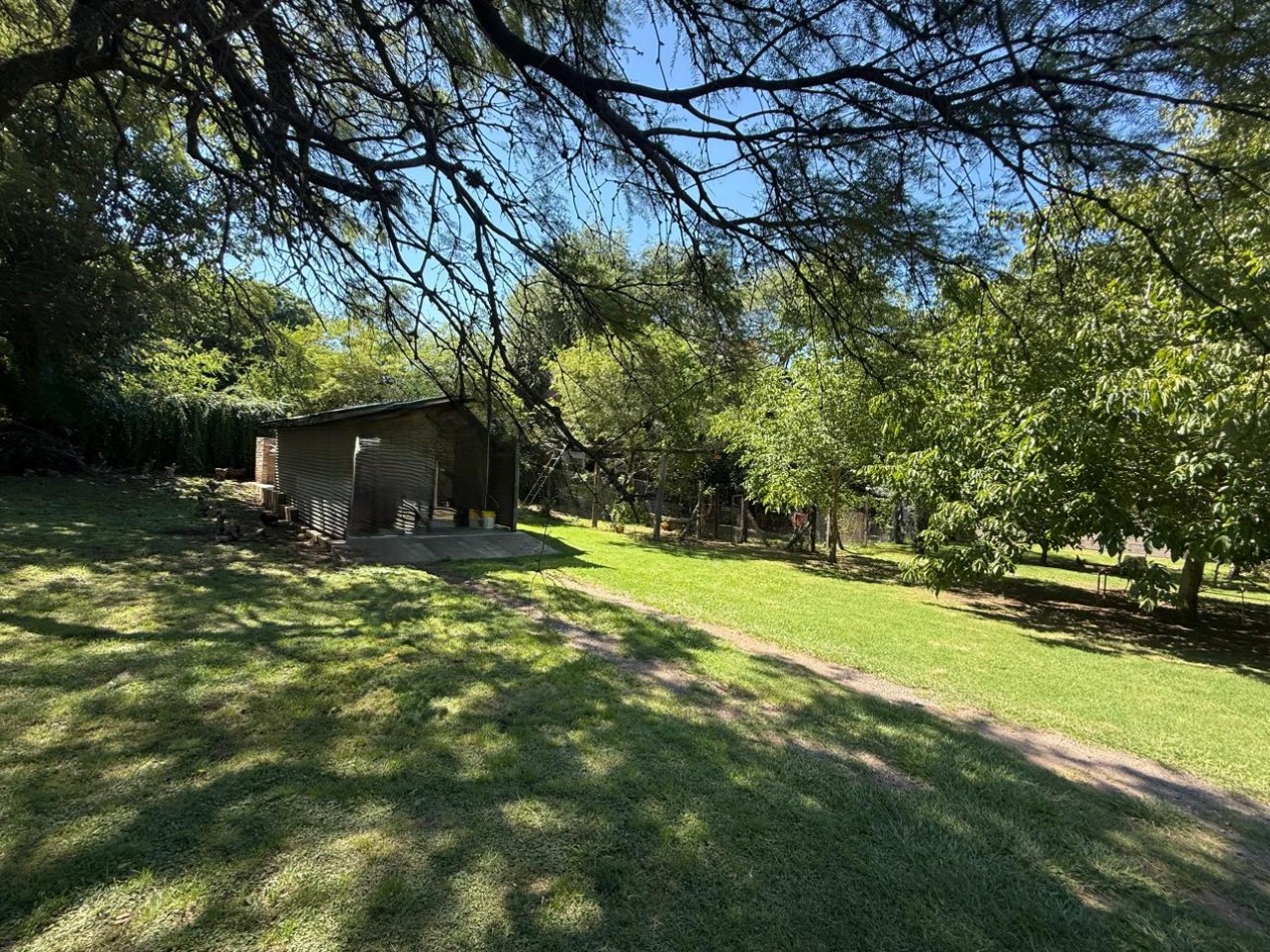 HERMOSA CASA EN VENTA CON GRAN PARQUE !  