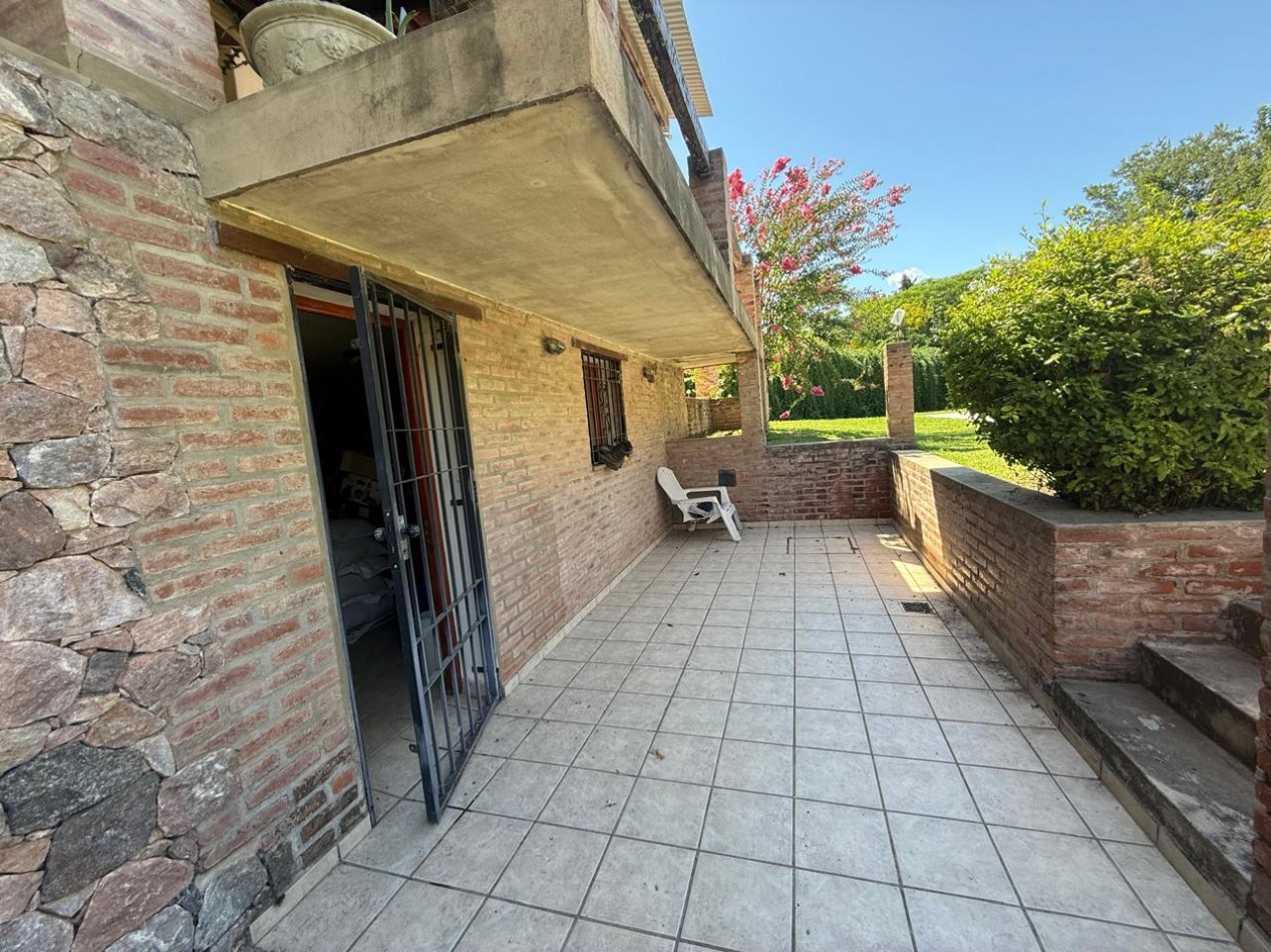 HERMOSA CASA EN VENTA CON GRAN PARQUE !  