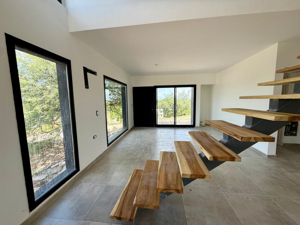Duplex a Estrenar. Fecha entrega un mes aprox.  