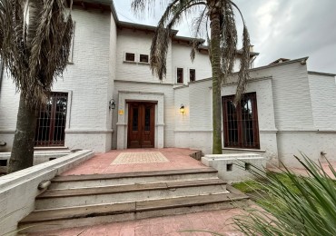 CASA DE CATEGORIA EN ALQUILER