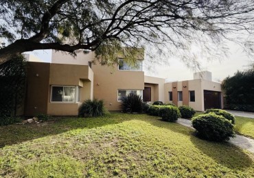 CASA DE CATEGORIA EN VENTA 